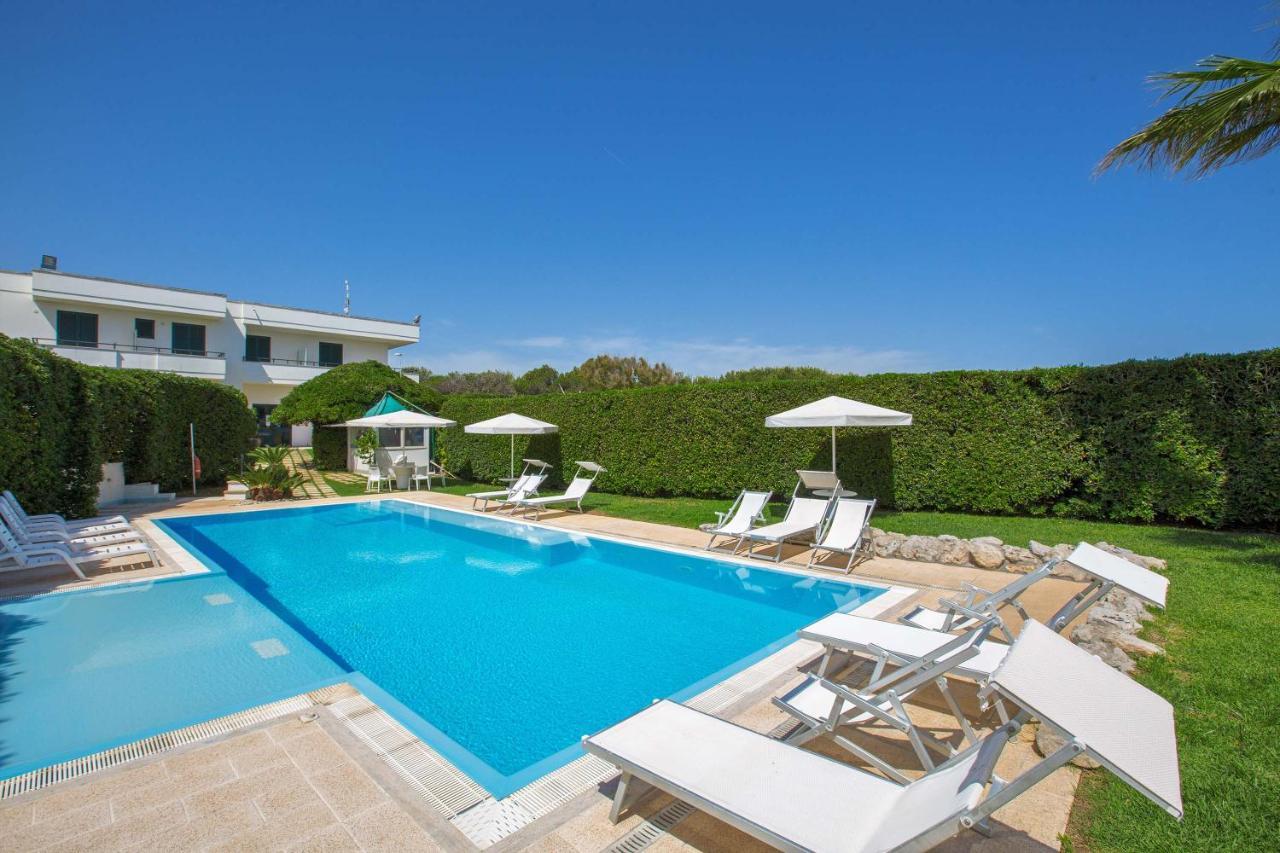 Residence Punta Cassano - In Piscina Sulla Spiaggia Di Sabbia San Foca Ngoại thất bức ảnh