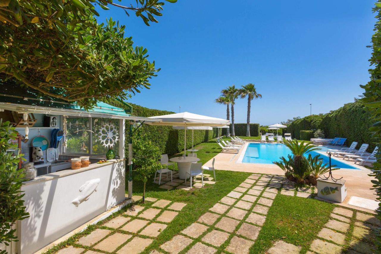 Residence Punta Cassano - In Piscina Sulla Spiaggia Di Sabbia San Foca Ngoại thất bức ảnh